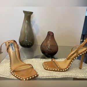 Steve Madden open toe shoes size 7.5 with a 4 inch heel.